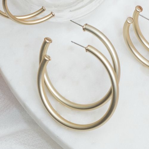 hoop earrings in gold